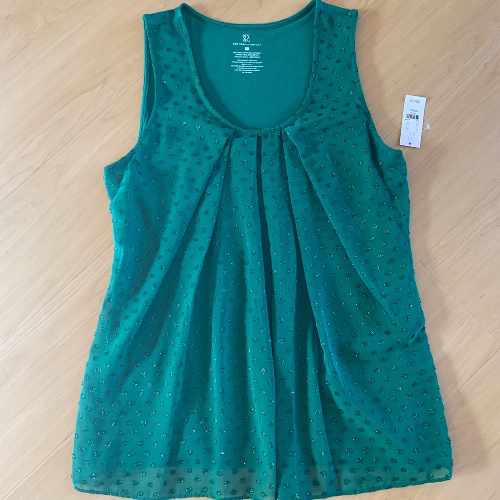 NWT NEW YORK & CO WOMEN’S  SLEEVELESS  POLKA DOT EMBROIDERED EVERGREEN TOP SM - Picture 2 of 5